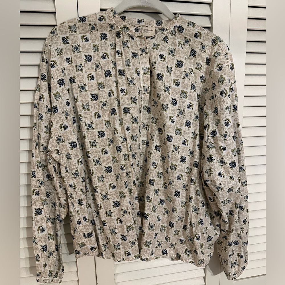 Target brand billowy sleeve blouse